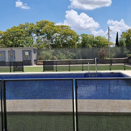 Apartment With Free Parking And Pool ボルムホス エクステリア 写真