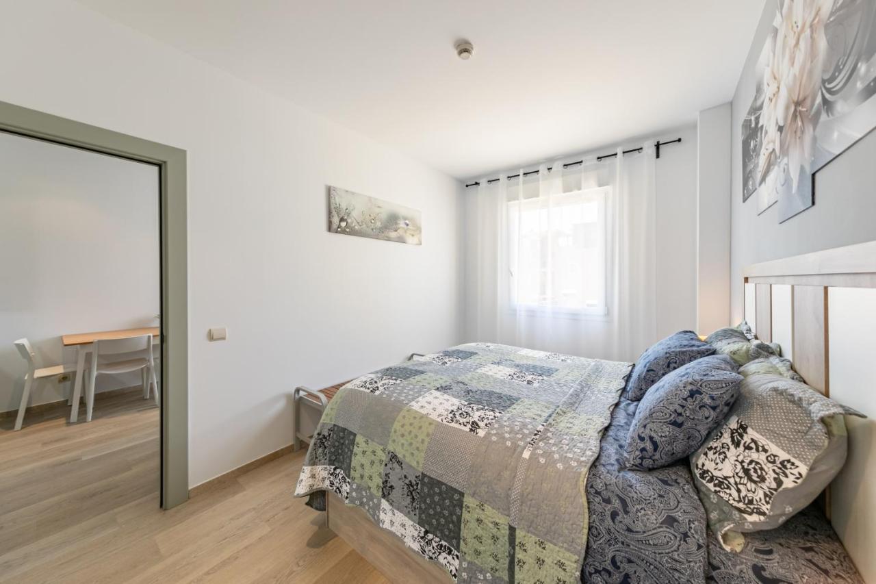 Apartment With Free Parking And Pool ボルムホス エクステリア 写真