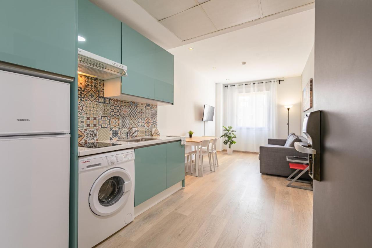 Apartment With Free Parking And Pool ボルムホス エクステリア 写真