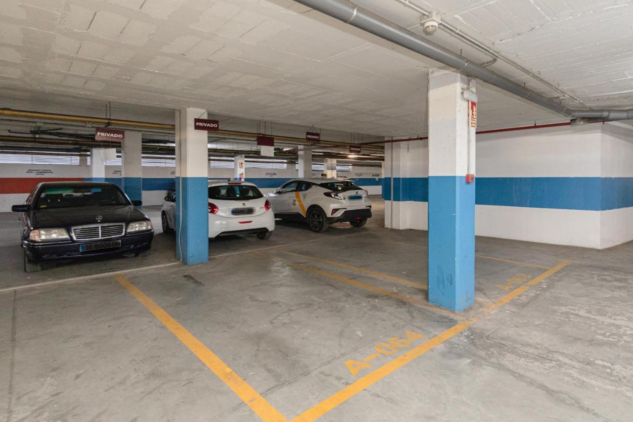 Apartment With Free Parking And Pool ボルムホス エクステリア 写真