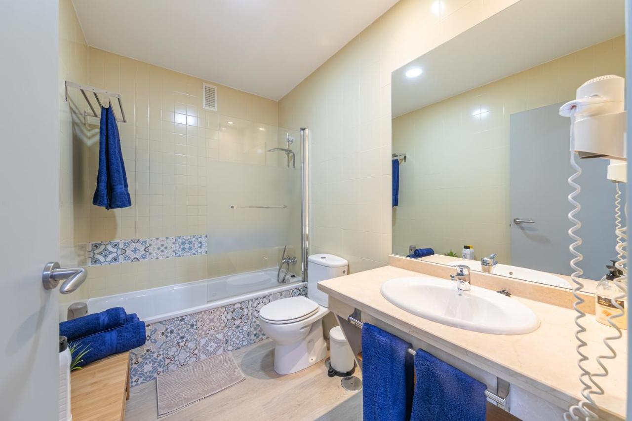Apartment With Free Parking And Pool ボルムホス エクステリア 写真