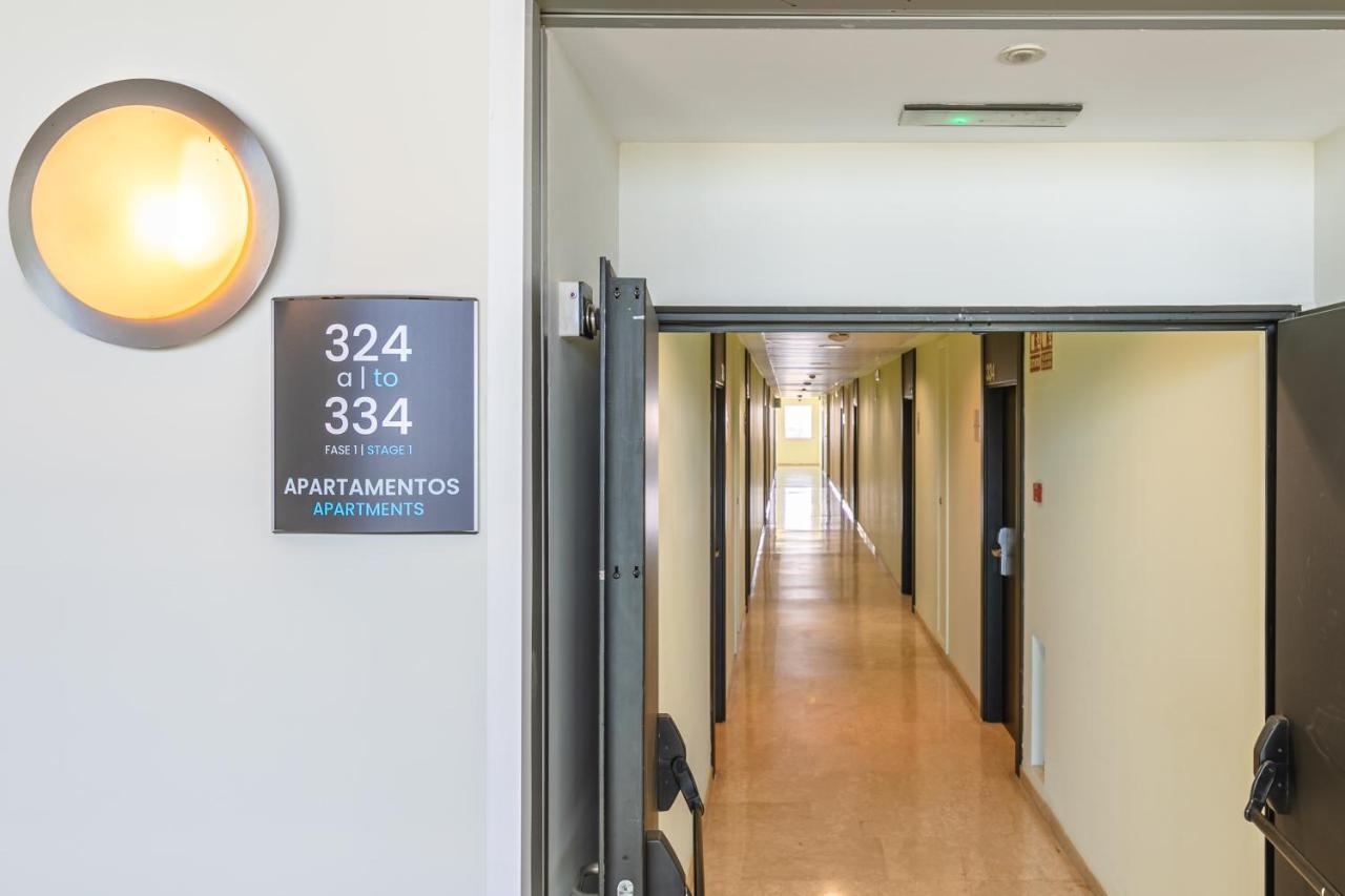 Apartment With Free Parking And Pool ボルムホス エクステリア 写真