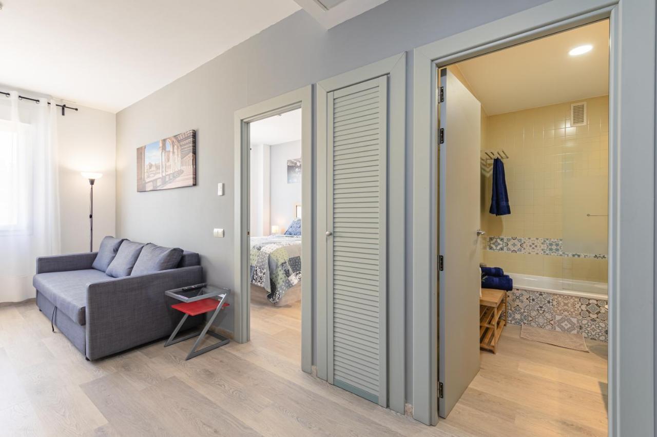 Apartment With Free Parking And Pool ボルムホス エクステリア 写真