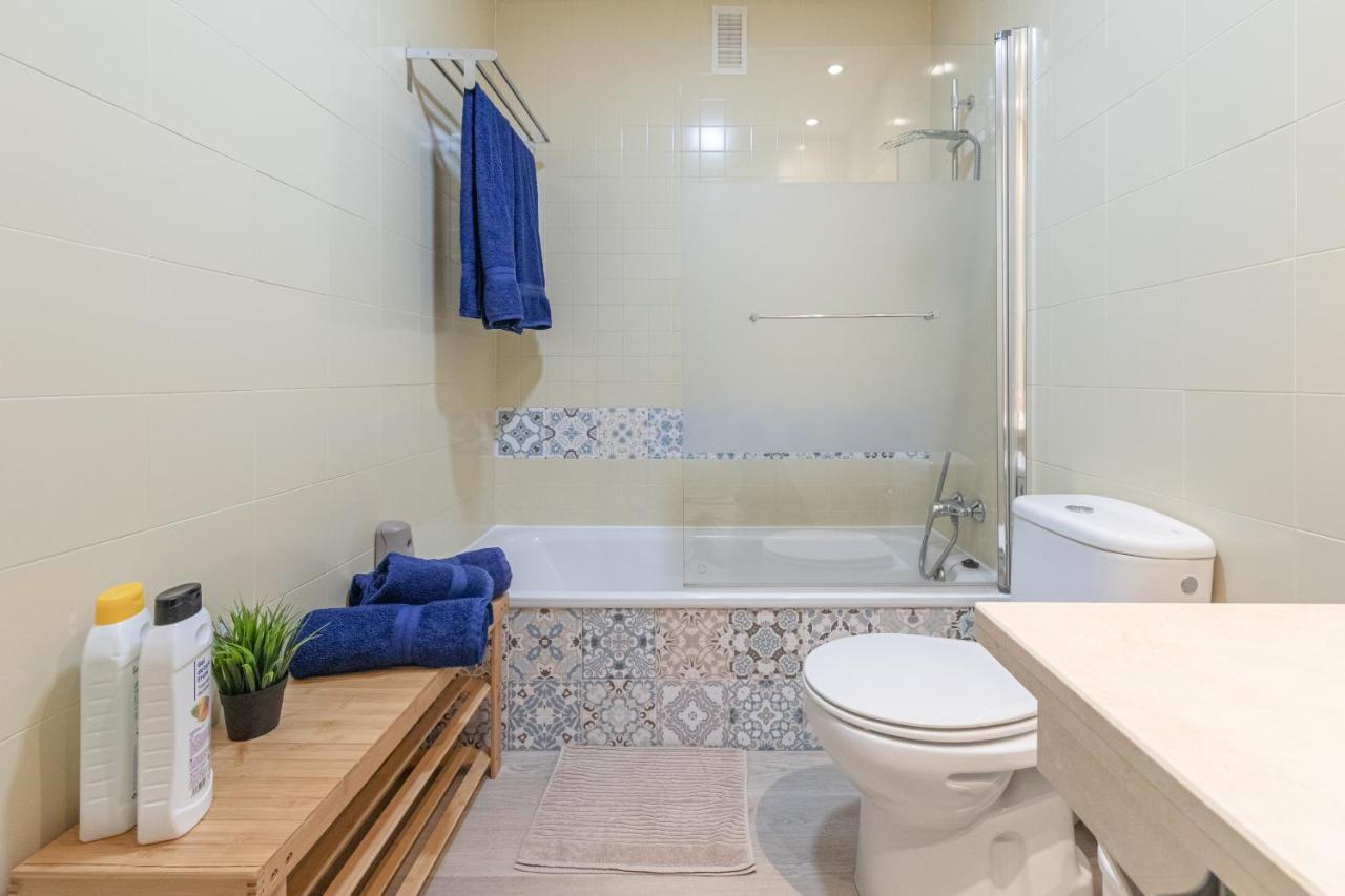 Apartment With Free Parking And Pool ボルムホス エクステリア 写真