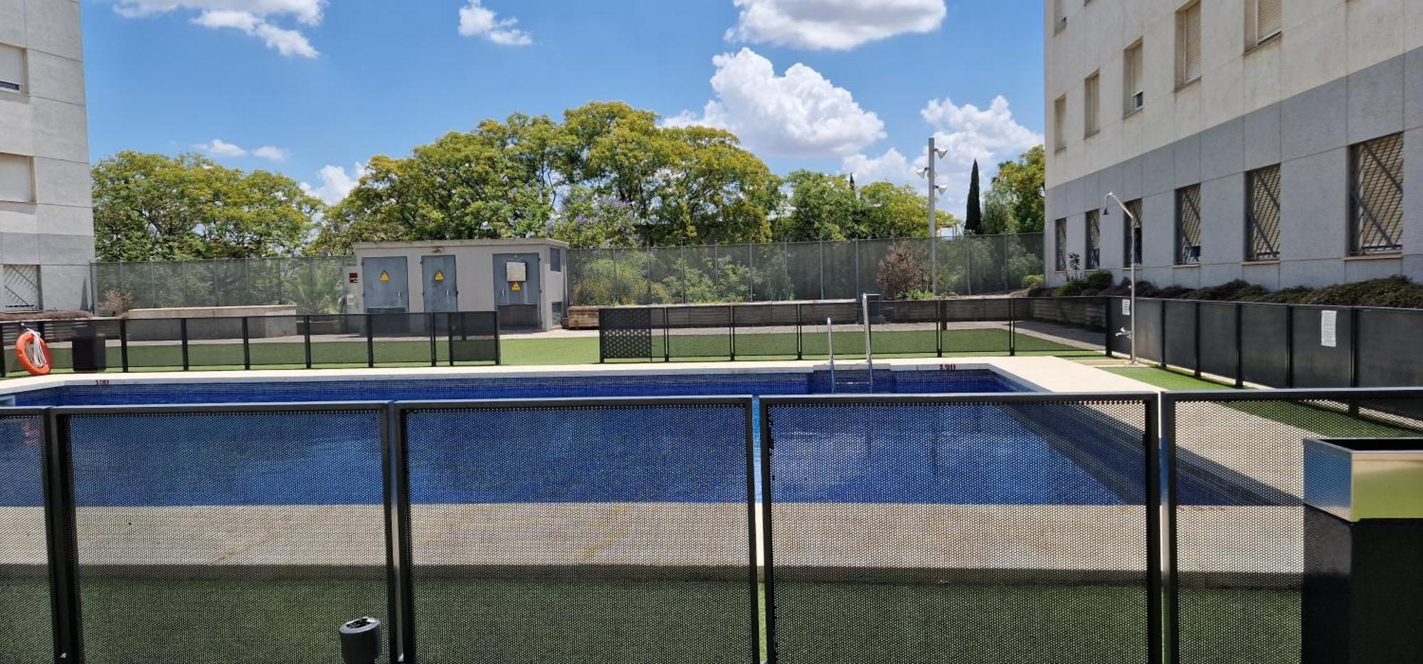 Apartment With Free Parking And Pool ボルムホス エクステリア 写真